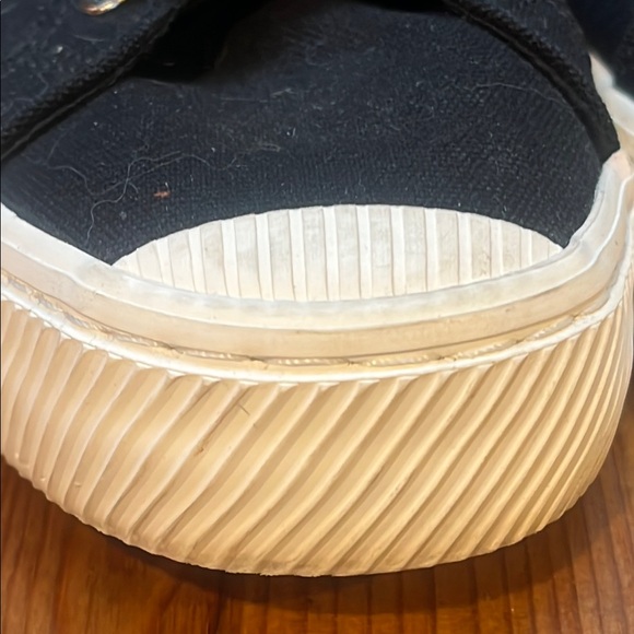 Cariuma Black Canvas Sneakers - Picture 7 of 14